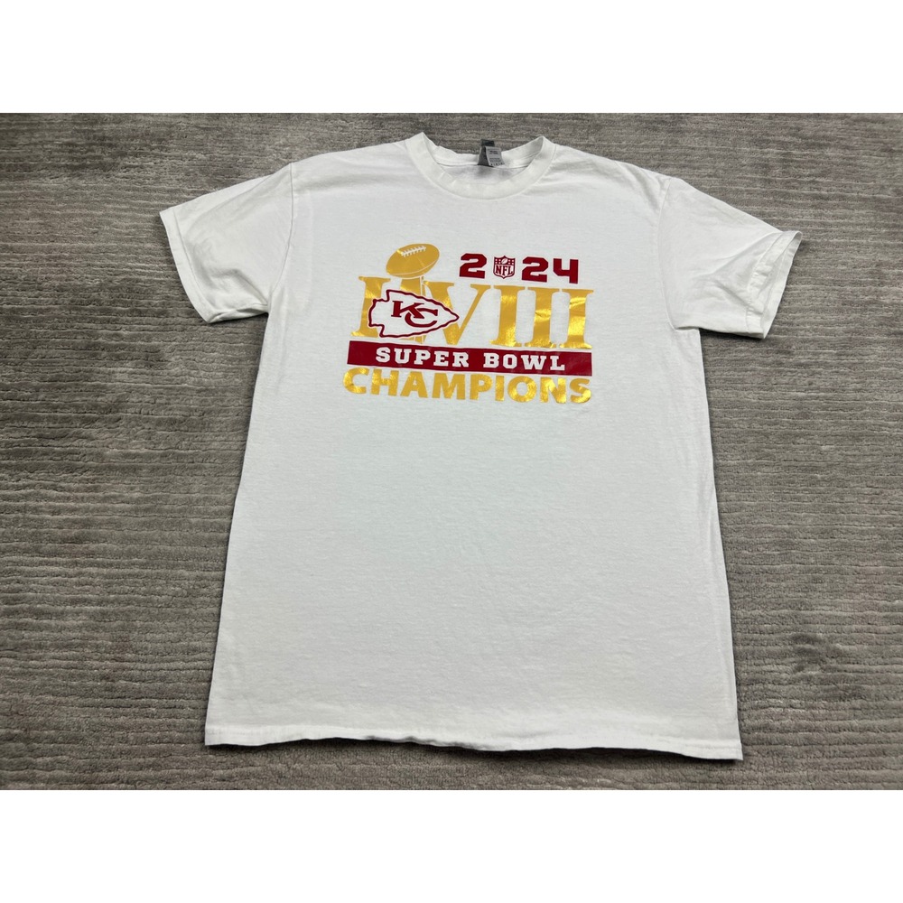 Gildan T-Shirt Mens M White Kansas City Chiefs Super Bowl LVIII Champions Jean 1
